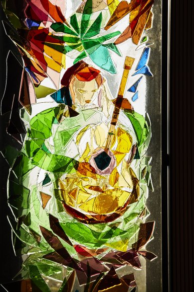 Die Frau mit der Gitarre