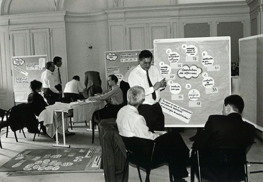 In the 1990s, the major projects are conducted mostly in manufacturing for clients like Renault, Dassault, Aérospatiale, Snecma … but also for the major mass distribution player in France, Carrefour.